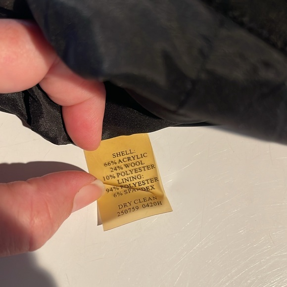 Ann Taylor black and off white print skirt size 8 like new - Picture 6 of 6